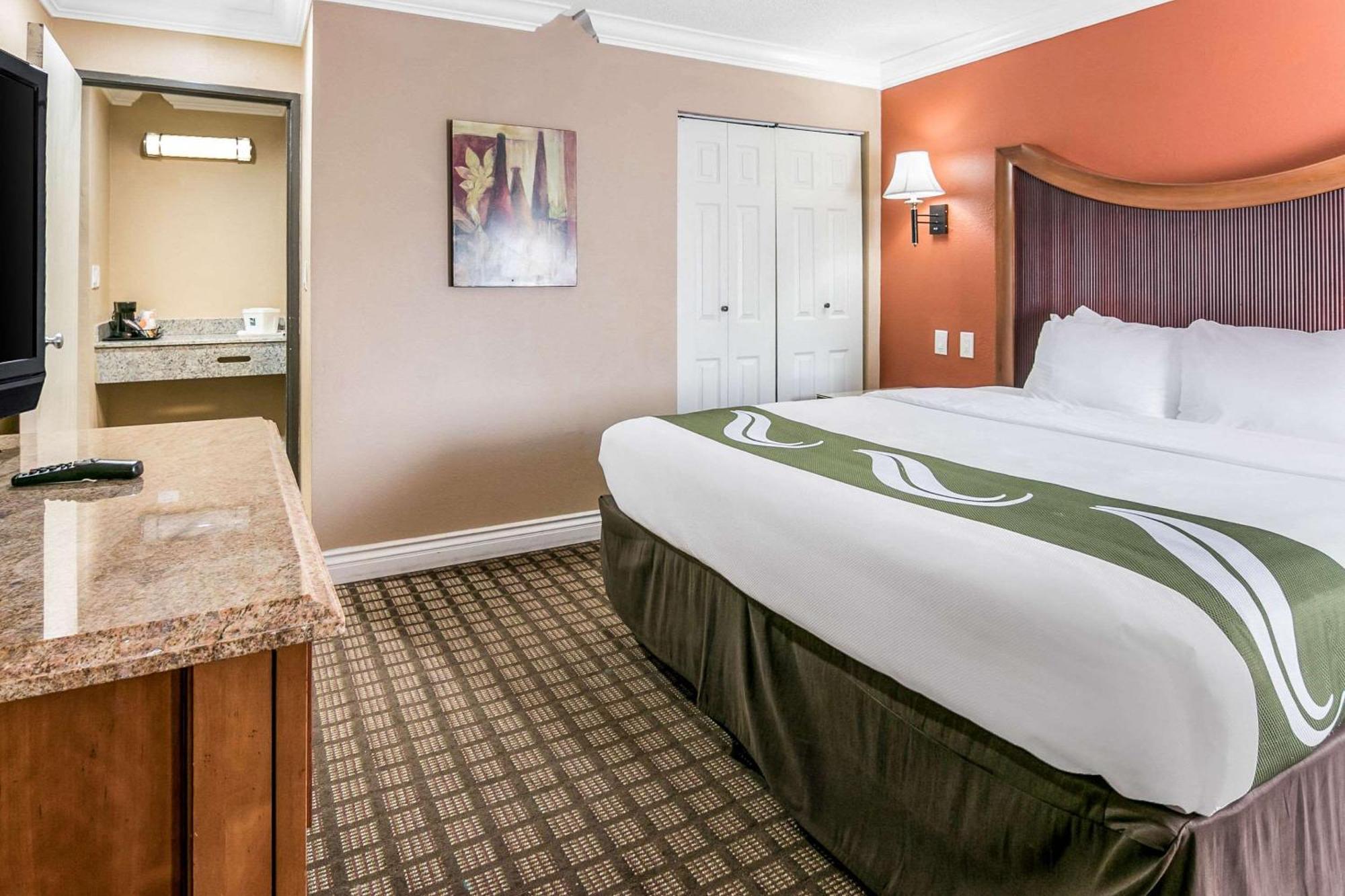 Quality Inn & Suites Atlanta Airport South College Park Exterior photo
