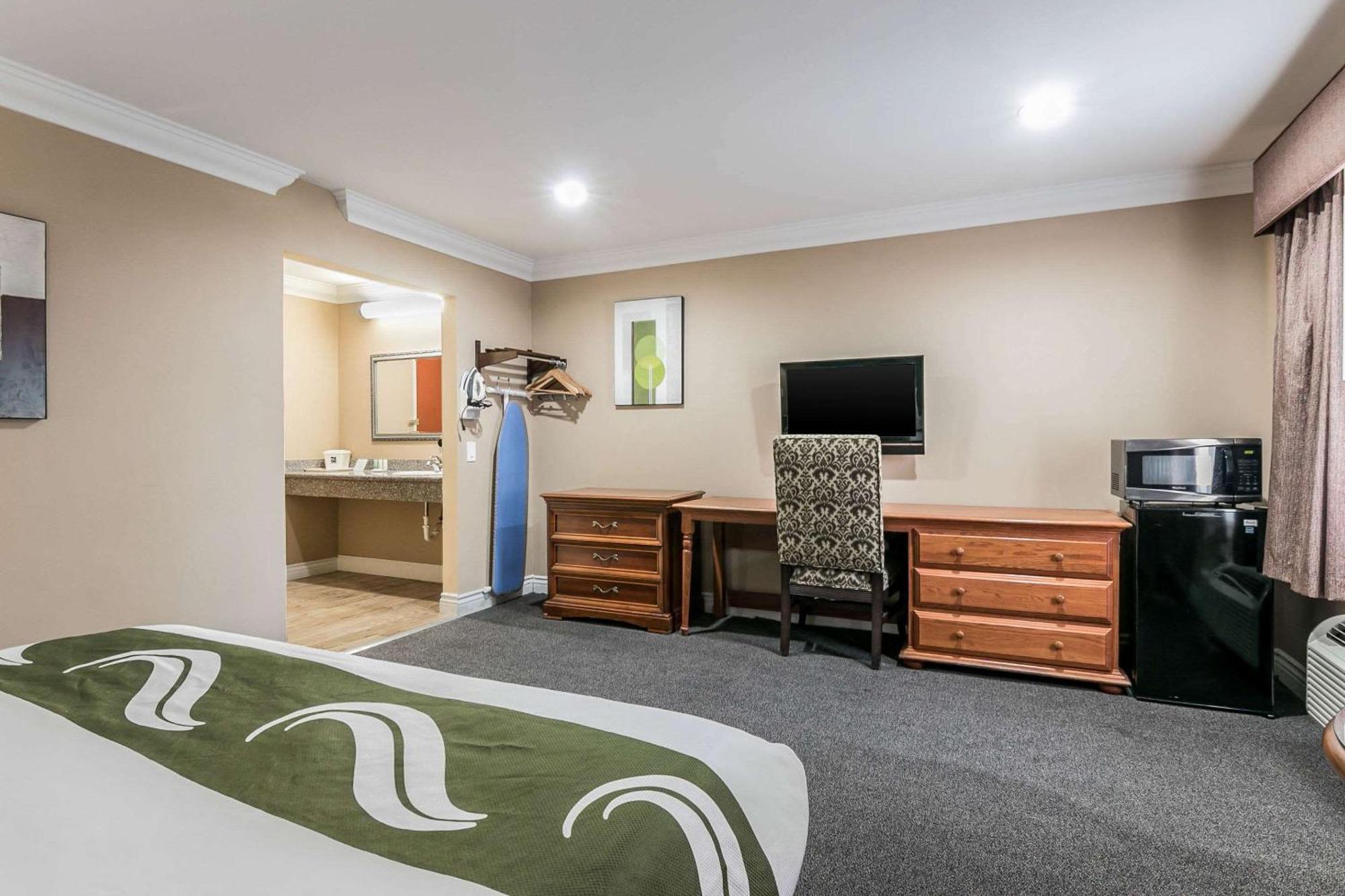 Quality Inn & Suites Atlanta Airport South College Park Exterior photo